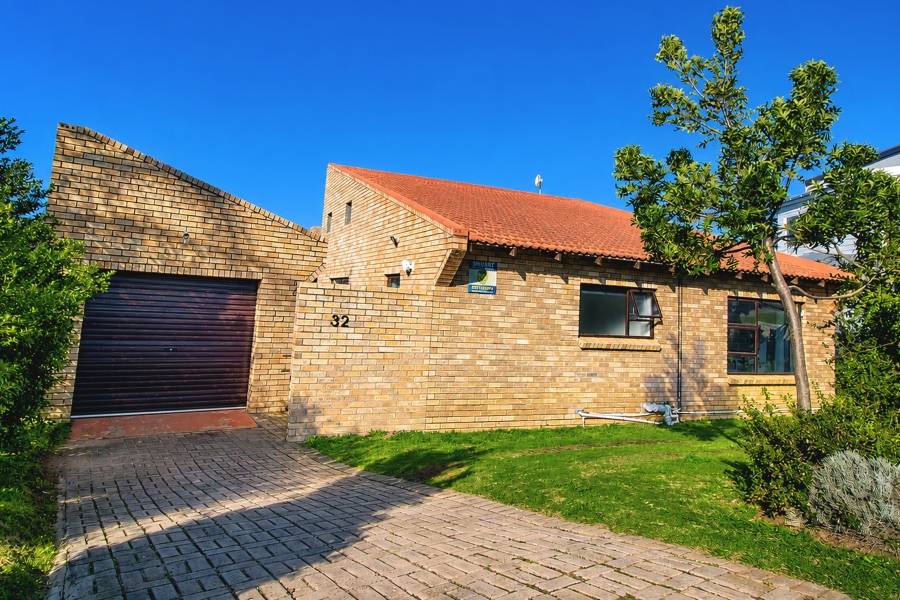 3 Bedroom Property for Sale in Wavecrest Eastern Cape